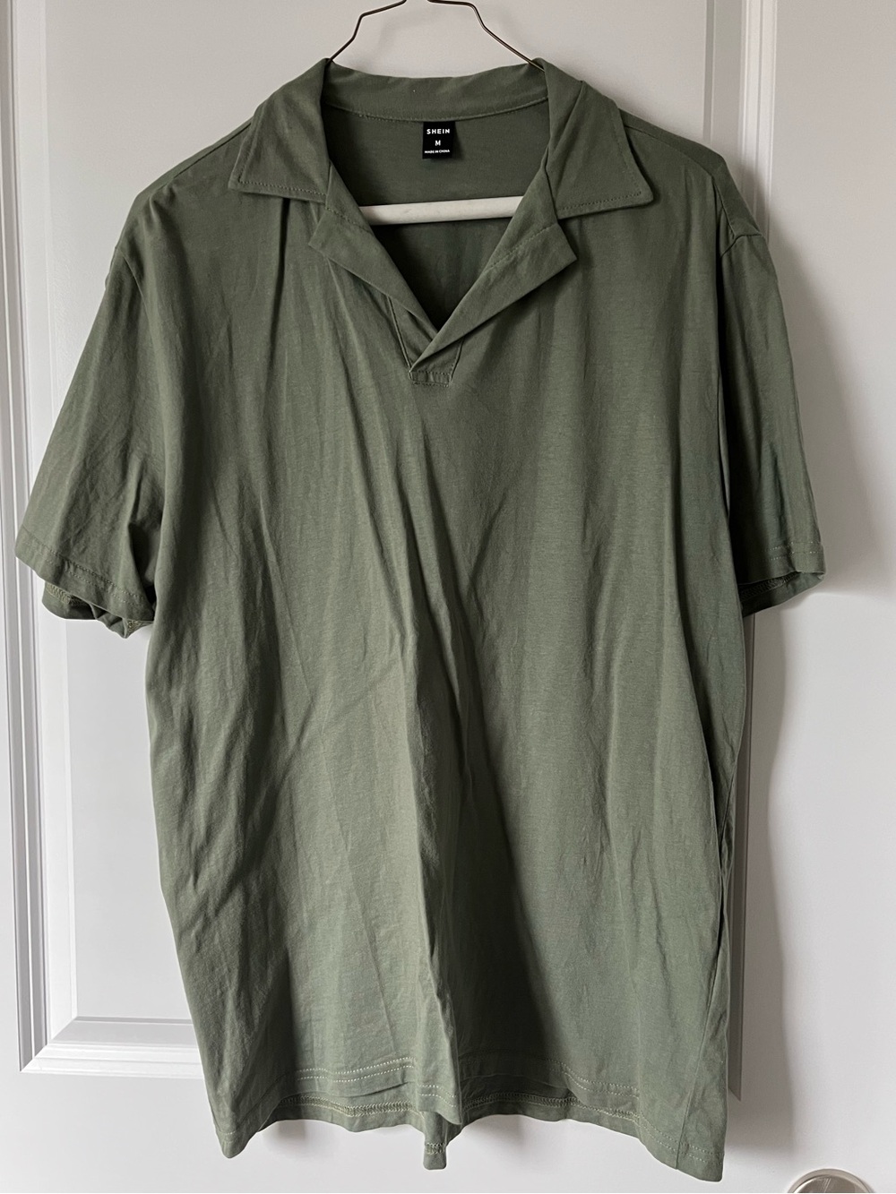 SHEIN Men’s Medium Light Green Short Sleeve Casual Collared Shirt